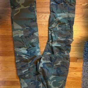 Local European Camo Cargo Pants Women’s S/M